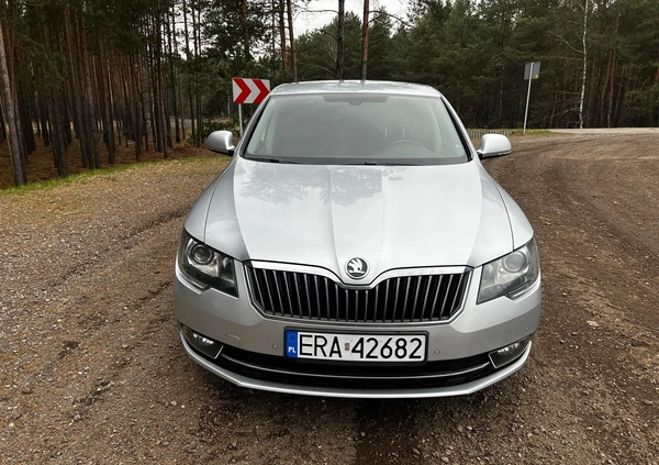 Skoda Superb cena 43500 przebieg: 276500, rok produkcji 2013 z Radomsko małe 46